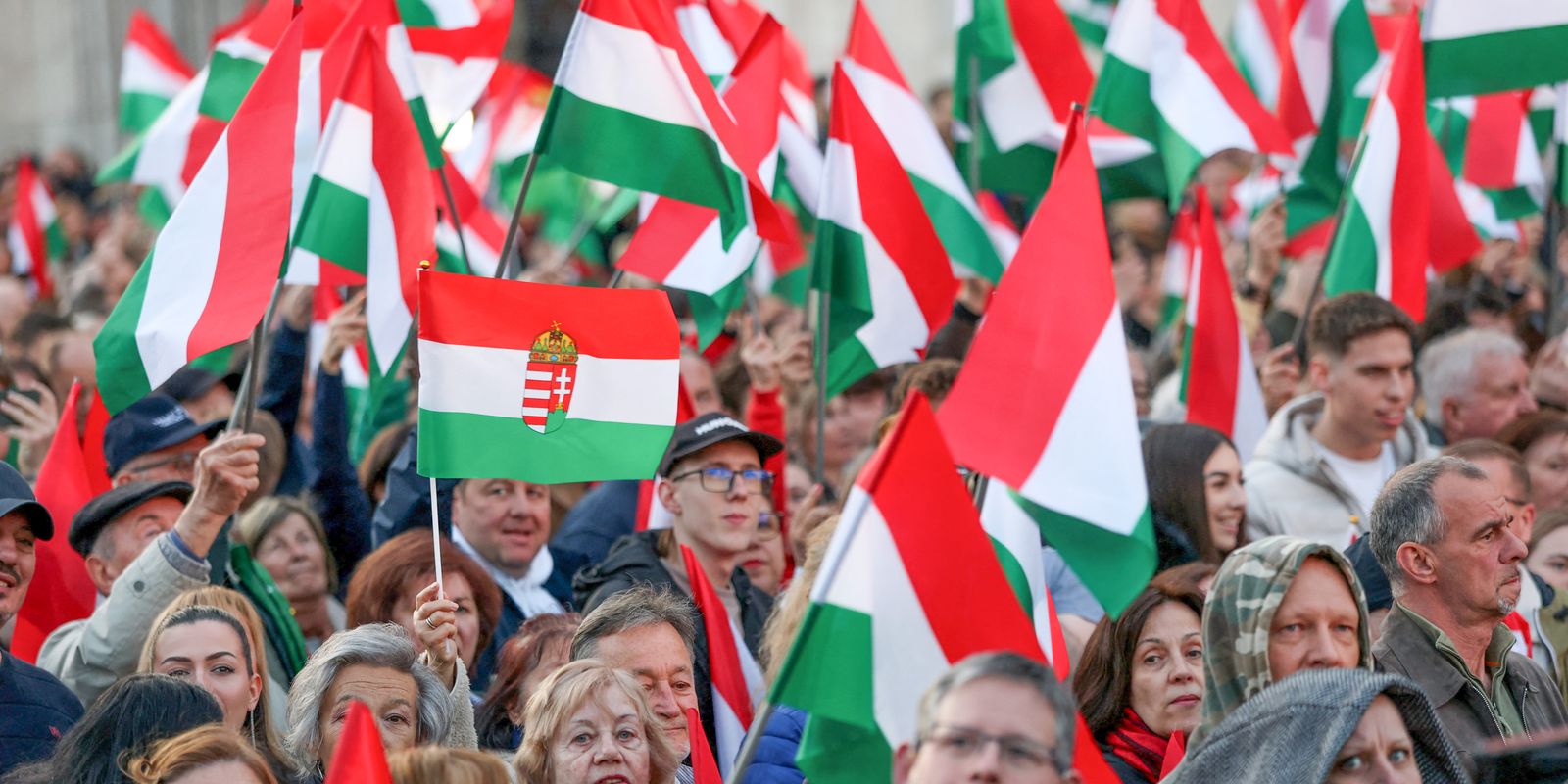 Hungria realiza eleições neste domingo e Orbán pode perder o poder
